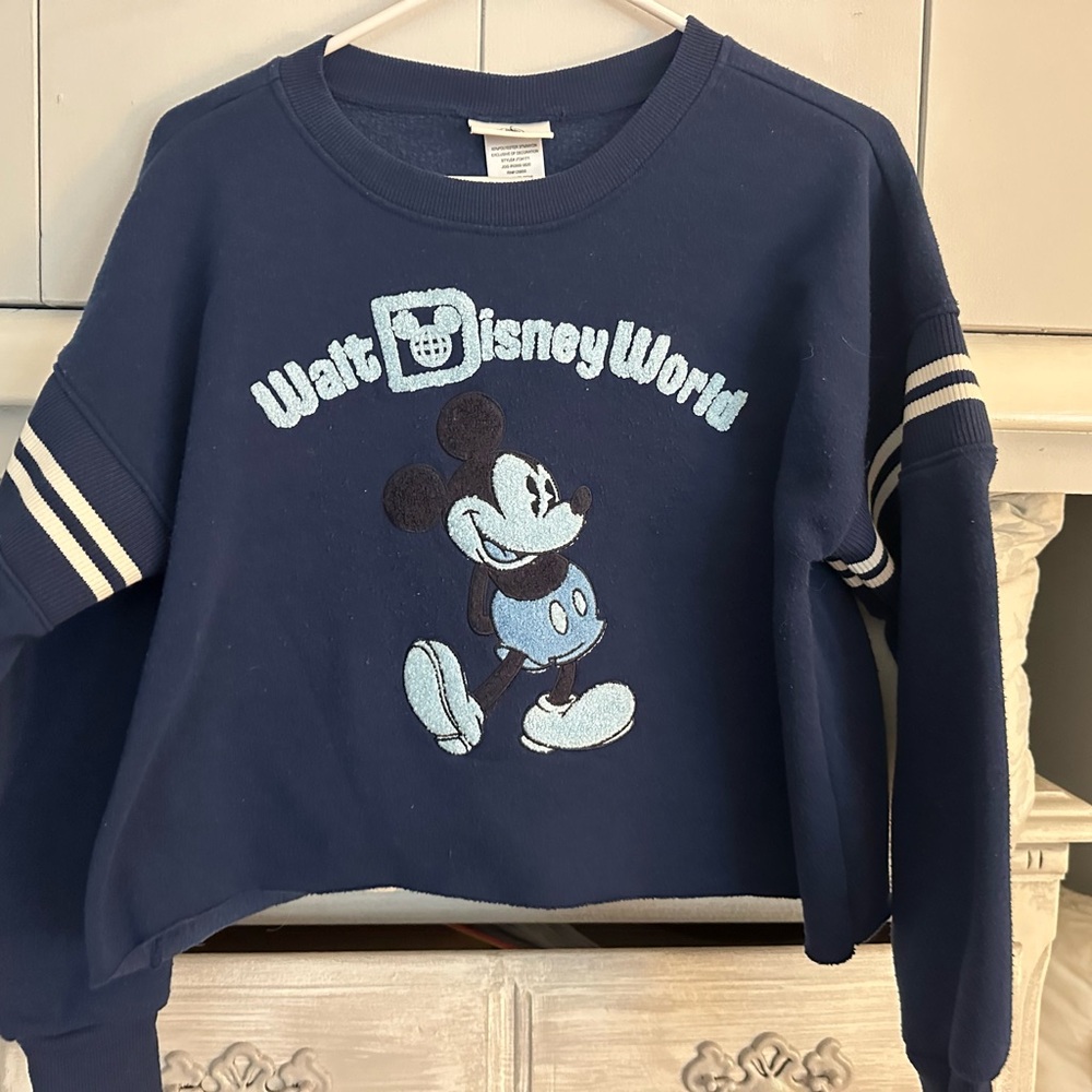Walt Disney World women’s xs sweatshirt